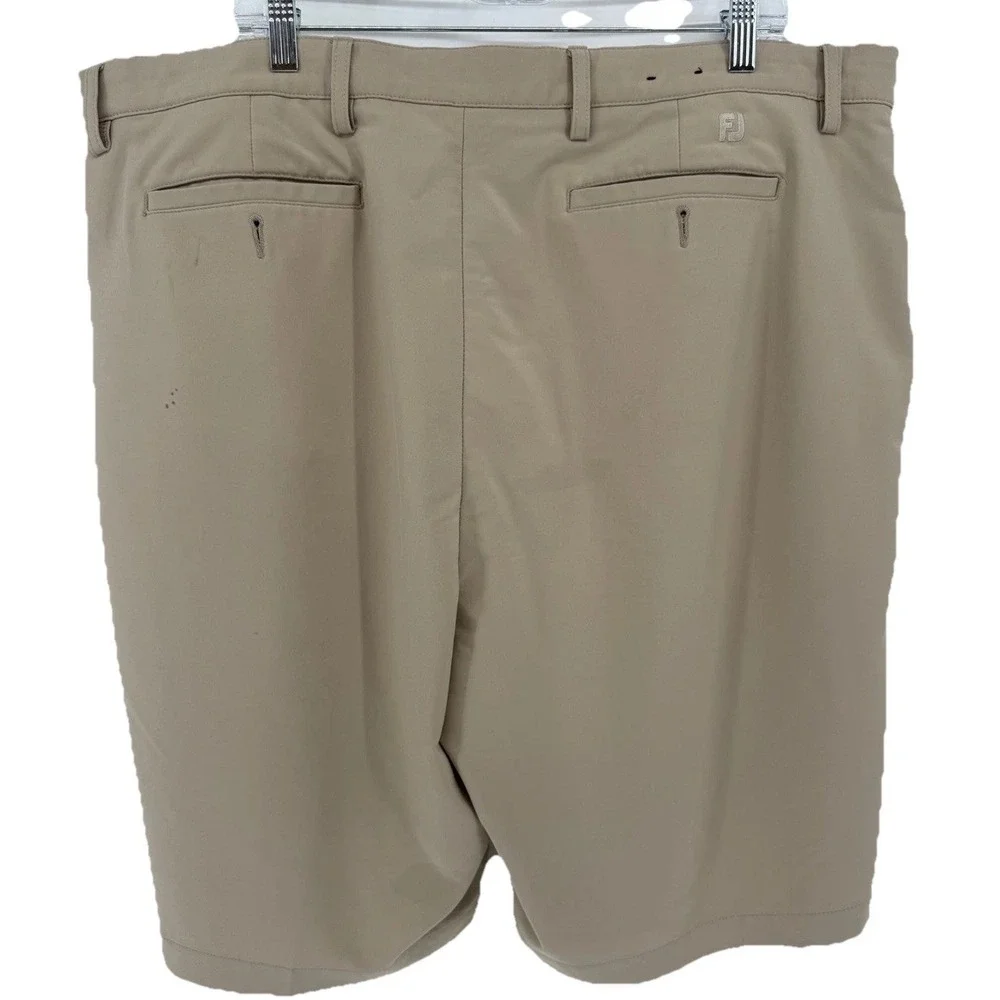 FootJoy Men's Golf Shorts Beige Performance Lightweight Size 42 see pics